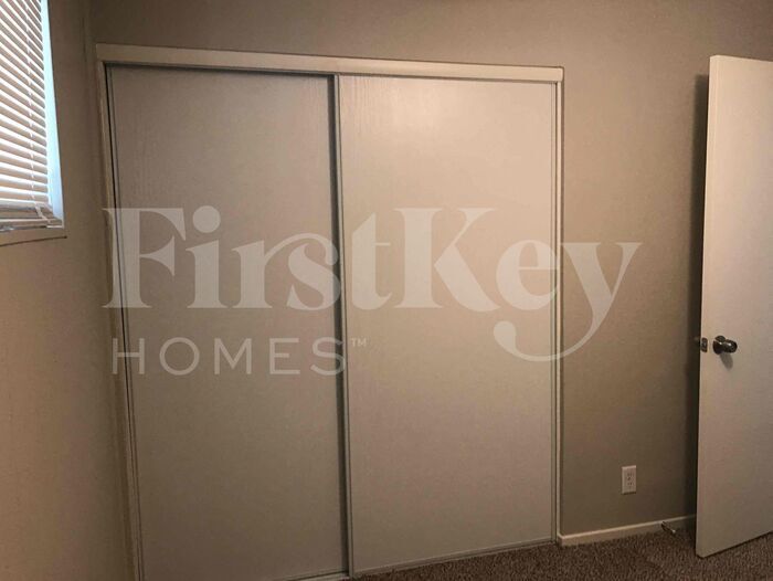 Building Photo - 4747 Everman Dr