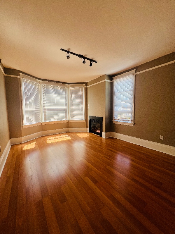 Building Photo - 312 E Olive Pl