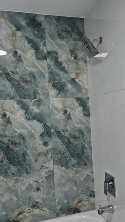 Building Photo - 7124 Oakwood Dr