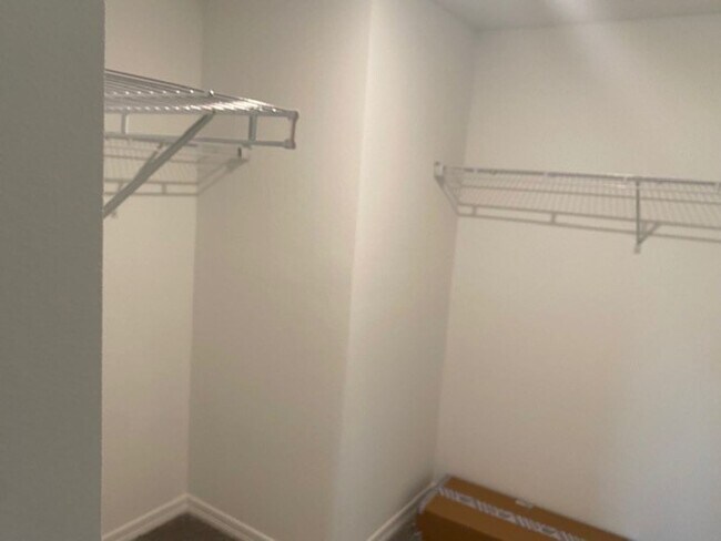 Building Photo - 1840 Ancestry Trl