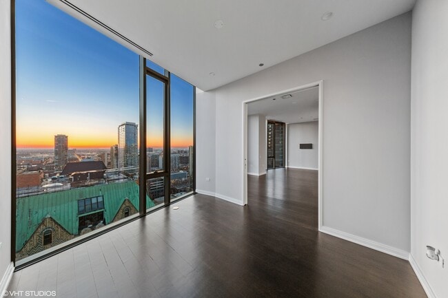 Building Photo - 4 E Elm St
