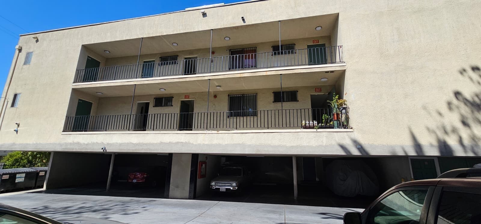 Building Photo - 206 N Beverly Park