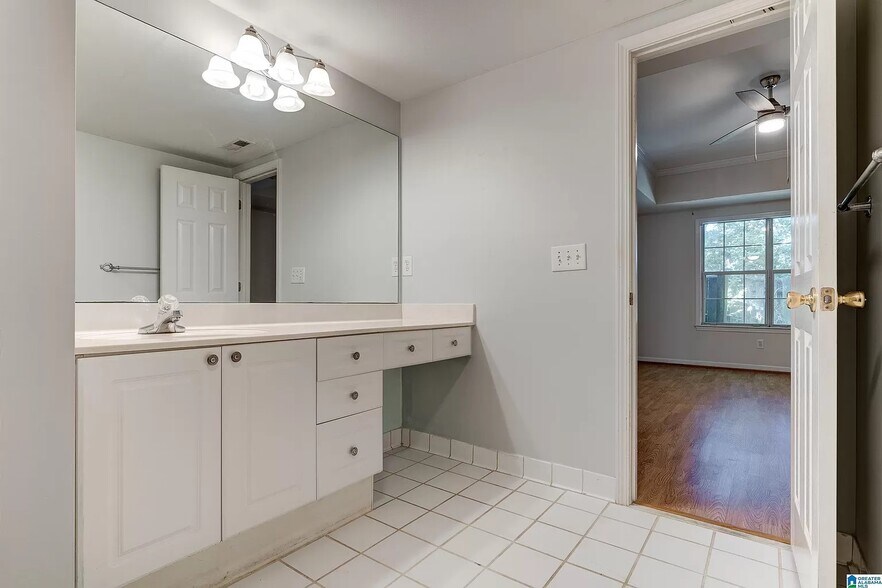 Building Photo - 1505 Savannah Park