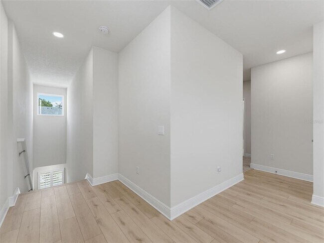 Building Photo - 2525 Mario Wy