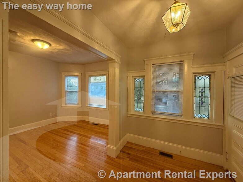 Building Photo - 110 W Quincy St