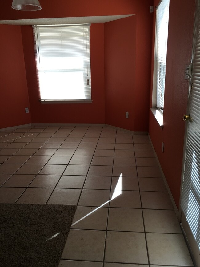 Building Photo - Beautiful house near Loop 375 and Edgemere