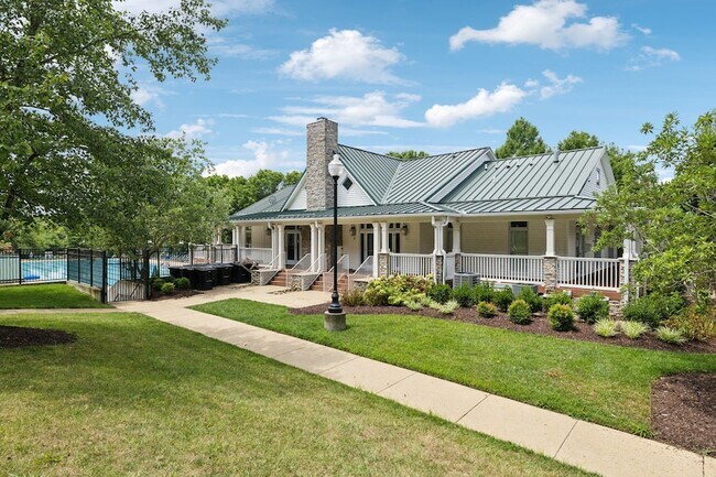Building Photo - 1414 Chantilly Ln
