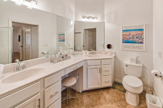Building Photo - Available Annually July 1, 2025 - 2/2+den ...
