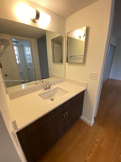 Building Photo - 300 Palmwood Pl