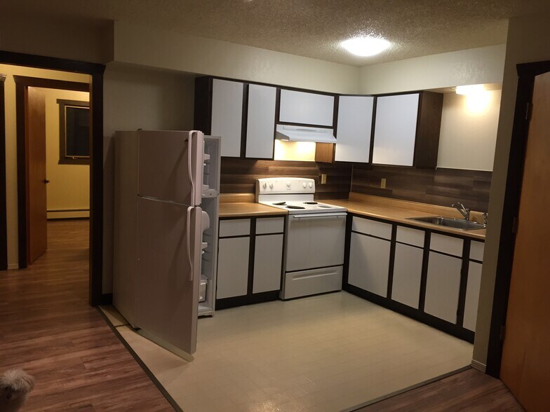 Kitchen - 432 Kit Blvd