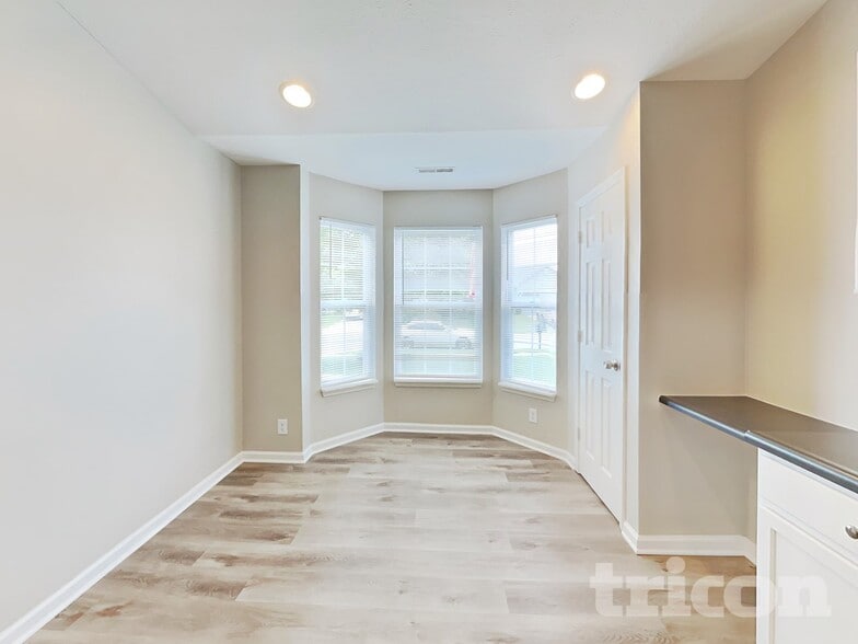 Building Photo - 5353 Shamus Dr