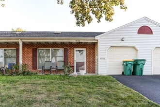 Building Photo - One level two bedroom, two bathroom home