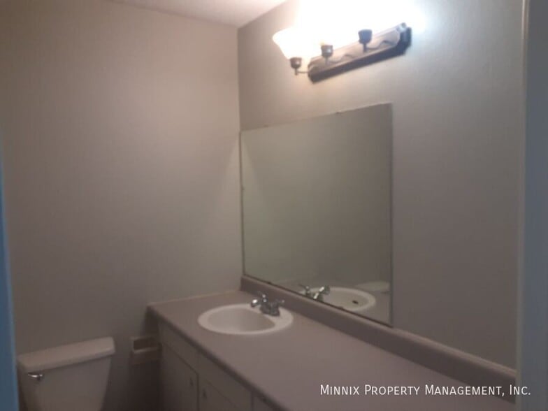 Building Photo - 1606 Yonkers-A