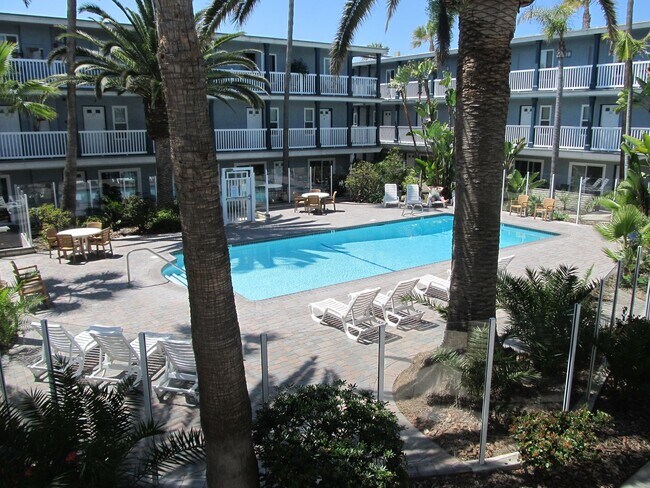 Building Photo - ACROSS FROM THE BEACH!