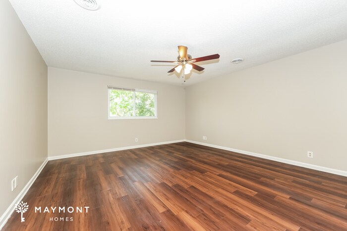 Building Photo - 265 Clearlake Dr W