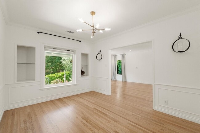 Building Photo - This beautifully updated 4-Bed, 2-Bath Home in Glenoaks Canyon is now available!