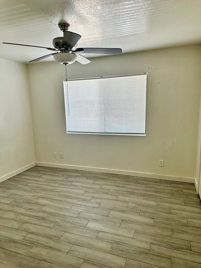 Building Photo - Stylish Towne House in Mesa with Community POOL