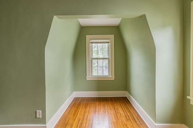 Building Photo - 54 Seminole Way