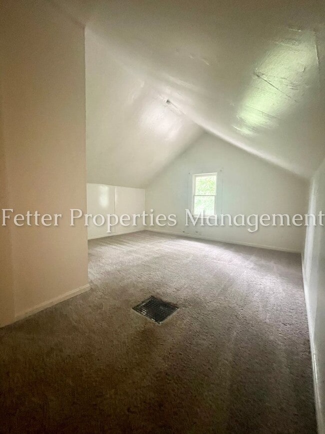 Building Photo - Spacious & Newly Renovated!!!