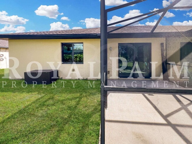 Building Photo - Cozy Up Long-Term & Leaf It All Behind – 3BR/2BA Duplex + Garage & The Favorite Perk: Screened. L...