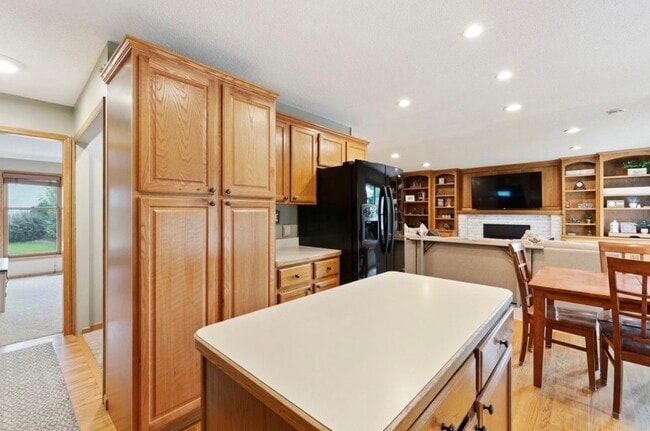 Building Photo - 1389 Camelback Dr