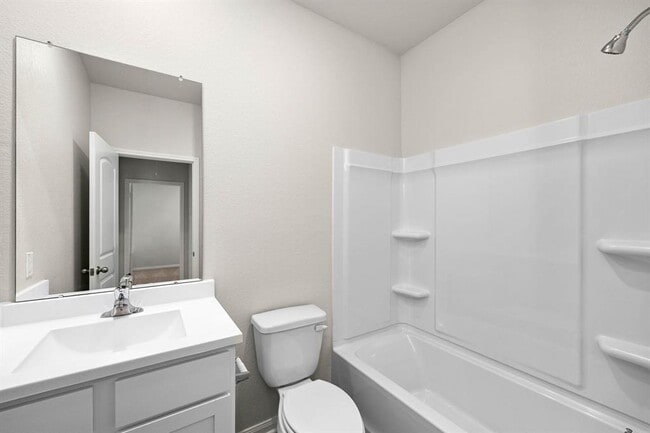Building Photo - 6429 Elm St