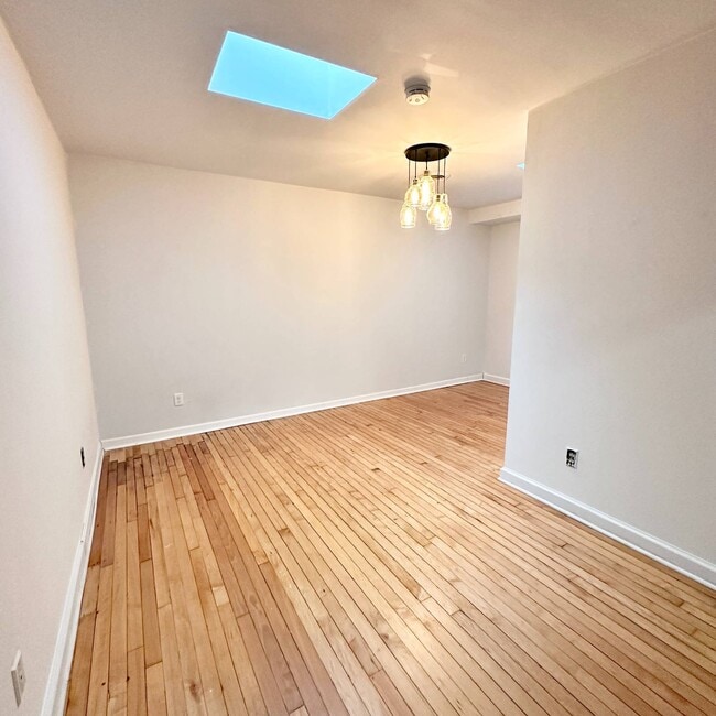 Building Photo - 229 Elm St