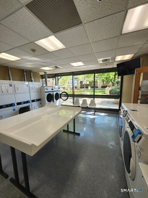 Building Photo - 127 Greyrock Pl