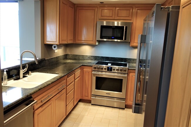 Kitchen - 120 The Vlg