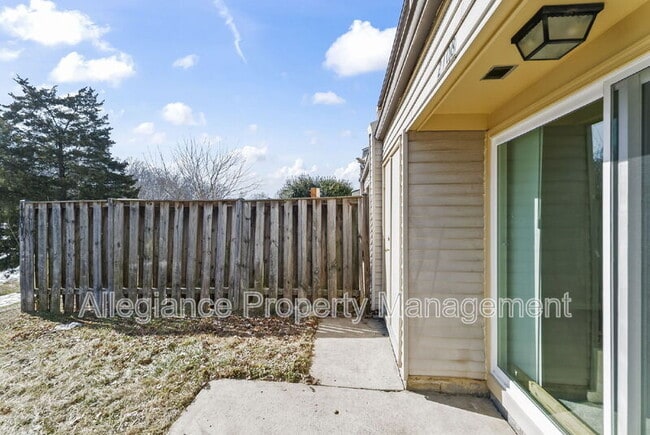 Building Photo - 2108 Monaghan Dr