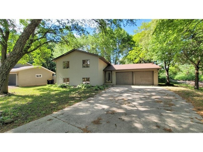 Building Photo - 512 Nelson Ct