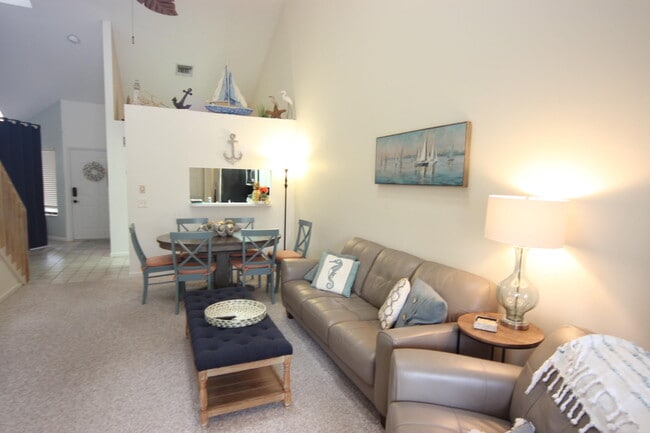 Building Photo - 508 Sea Oats Dr