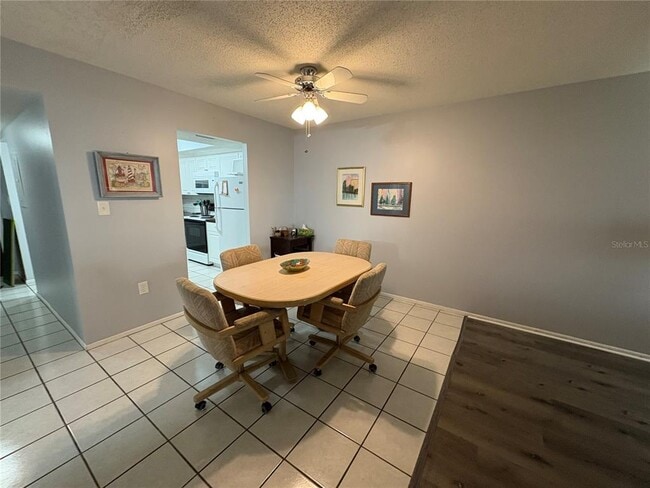 Building Photo - 3064 Lake Bayshore Dr