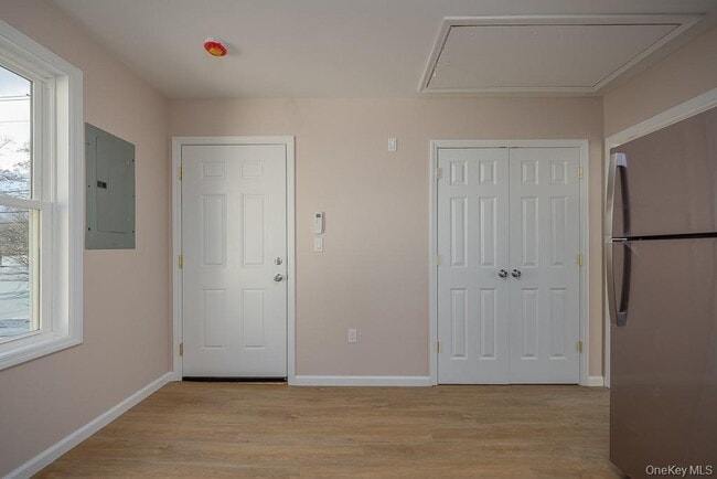 Building Photo - 72 S Main St