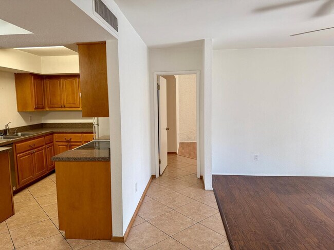Building Photo - 4444 E Paradise Village Pkwy N
