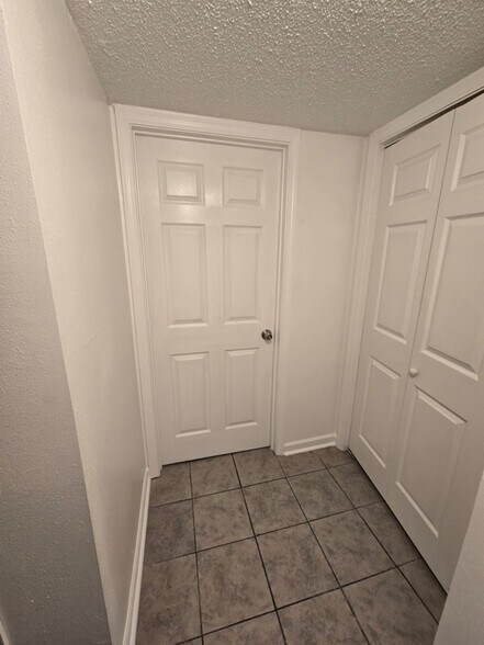 Building Photo - 2182 Gardere Ln