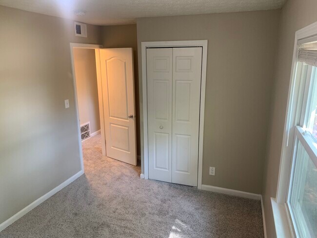 Building Photo - 3849 Wem Dr