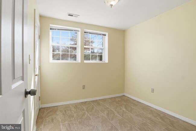 Building Photo - 6203 Abbottsbury Row