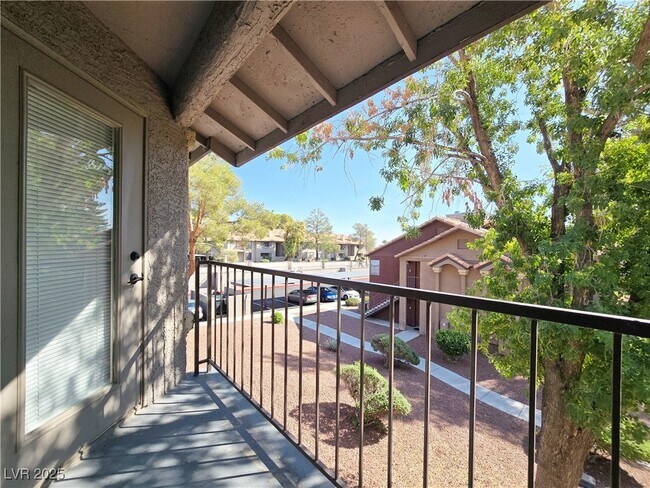 Building Photo - 2750 S Durango Dr