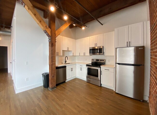 Interior Photo - Lofts At Abrams Fixtures