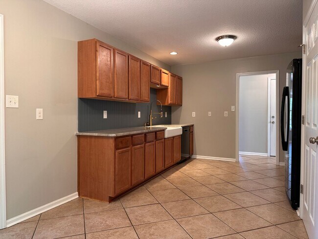 Building Photo - 102 Brookhaven Dr