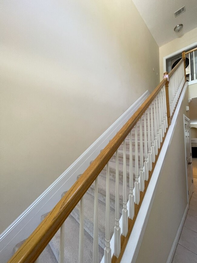 Building Photo - LOCATION