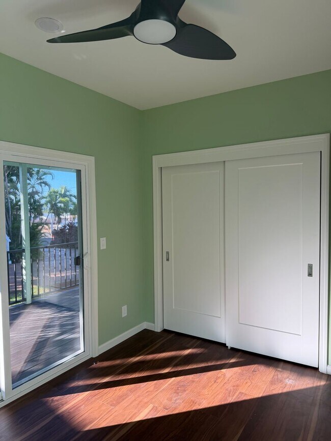 Building Photo - 1276 S Nahale Pl