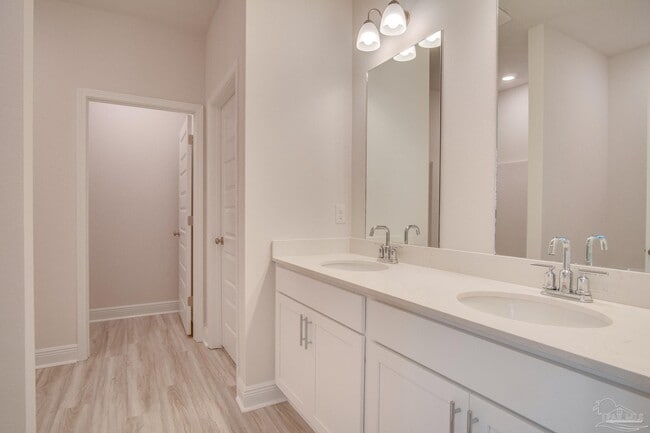 Building Photo - 8422 Riverstone Dr