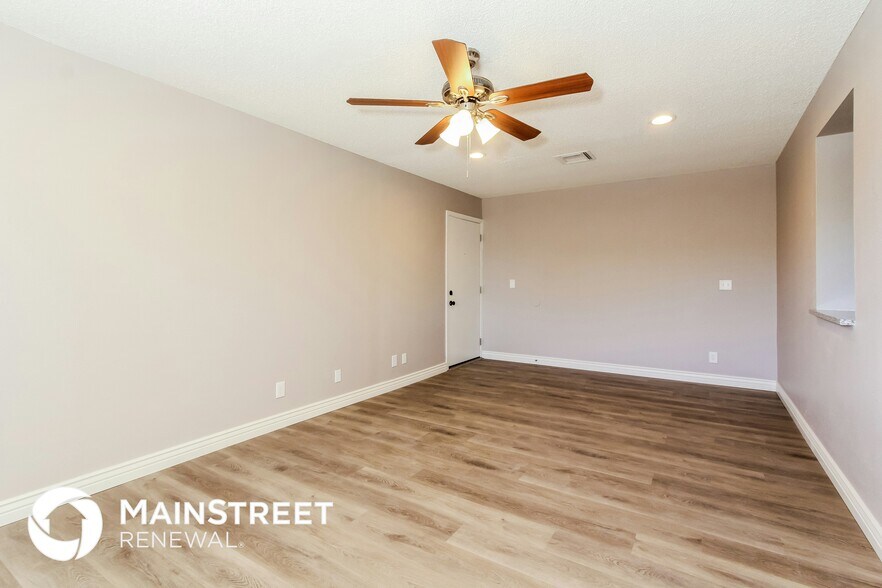 Building Photo - 3414 W Cholla St