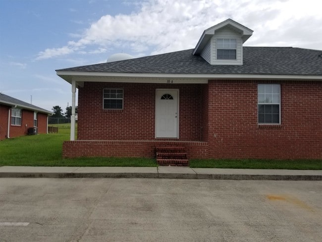 Building Photo - 9 Heartwood Pl Dr
