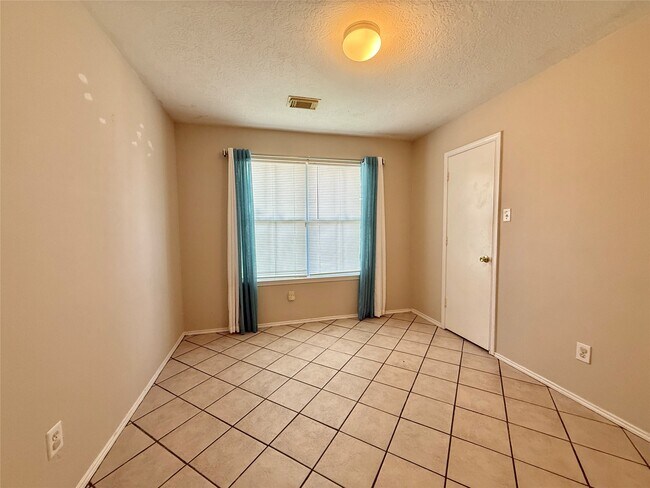 Building Photo - 17318 Glenmorris Dr