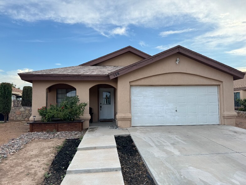 Primary Photo - 128 Tierra Vista Dr