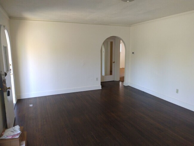 Building Photo - 712e16