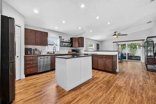 Building Photo - 3104 15th St N